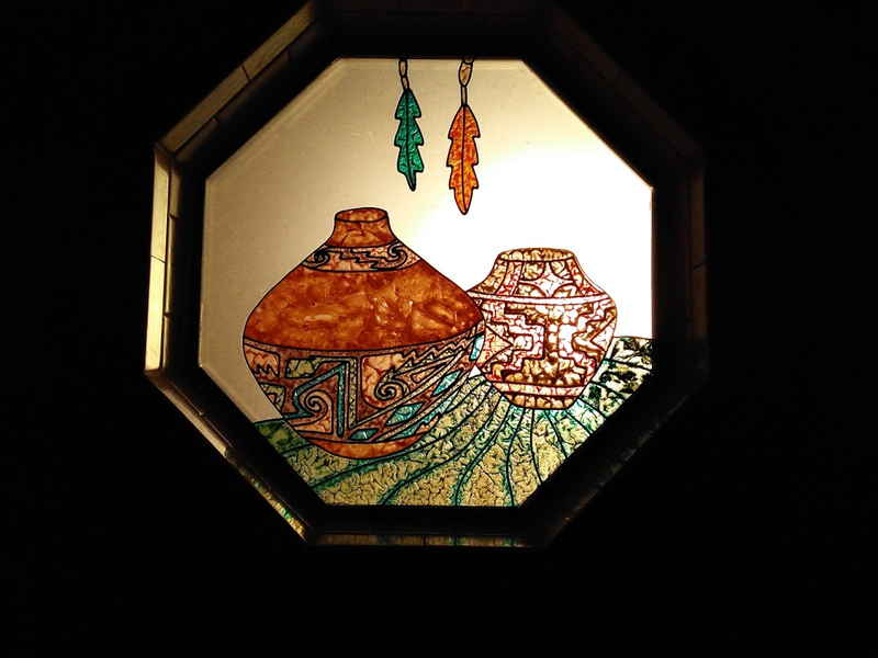 Illustration for article titled Movelopnik status: Is no longer technically a Texan. (Bonus light fixture content!)